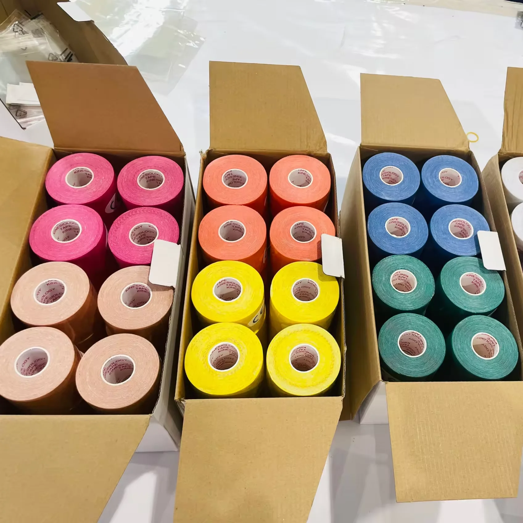 EONBON Wholesale Waterproof Knee Physiotherapy Athletic Muscle Kt Tape Elastic Kinesios Tape Precut Kinesiology Tape For Sports