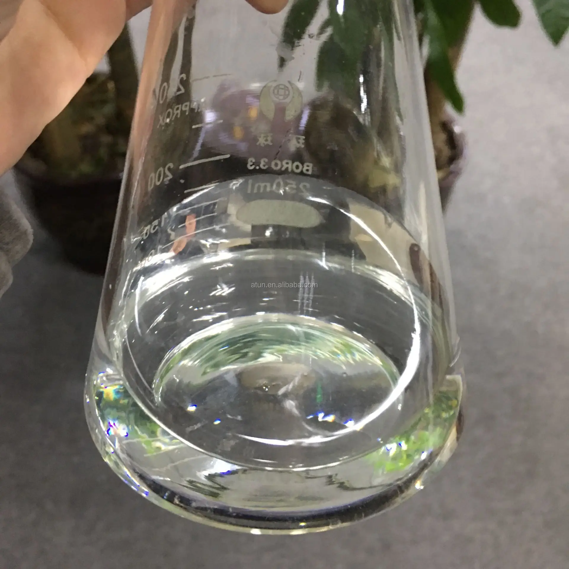 
Transparent to yellow liquid Phenyl chloroformate 