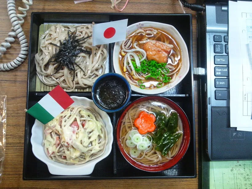  Лапша Iwakuni с корнем лотоса на основе Бонито (2