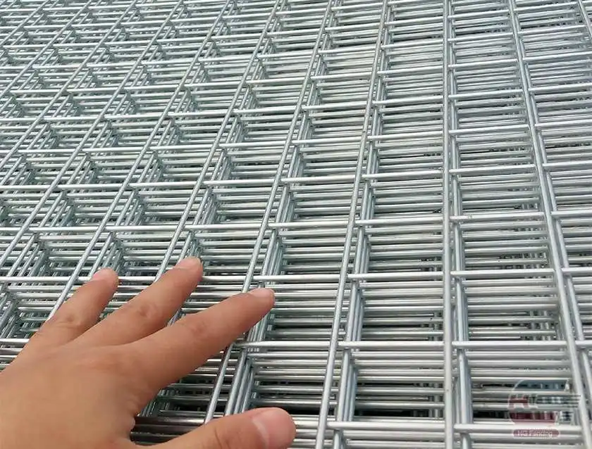 Iron Wire Mesh Fence Galvanized Welded Panel 2x2 Pvc Coated Mesh Panels Metal Steel Garden Fence Security Fences Powder Coated