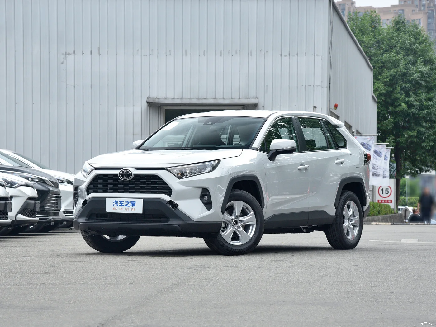 Продажа FCCHot Toyoto RV4 2023 популярный дизайн стильный заправленный автомобиль внедорожник экспортные продажи новый бензиновый EV Car
