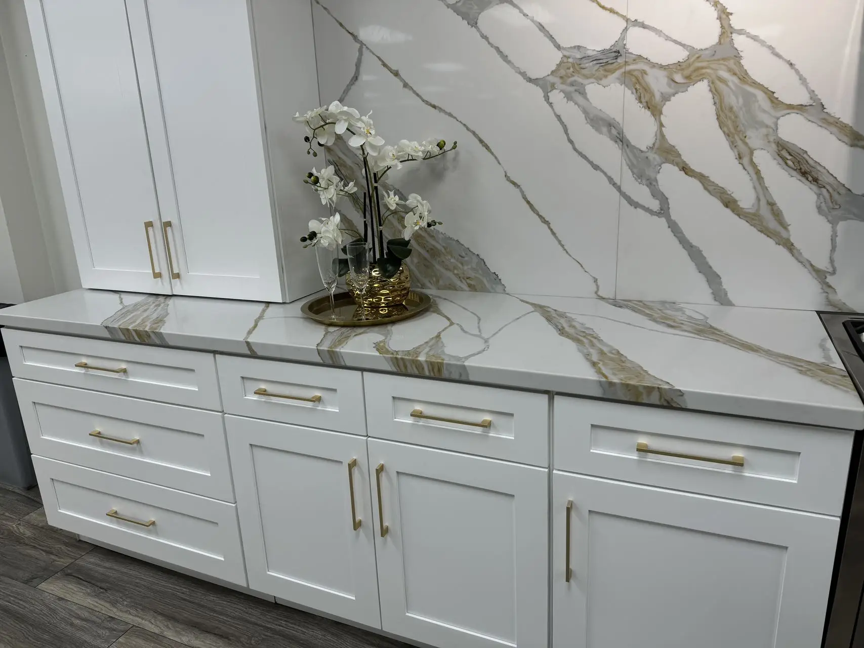 Vietnam factory direct wholesale price modern design solid wood mdf rta shaker door kitchen cabinets