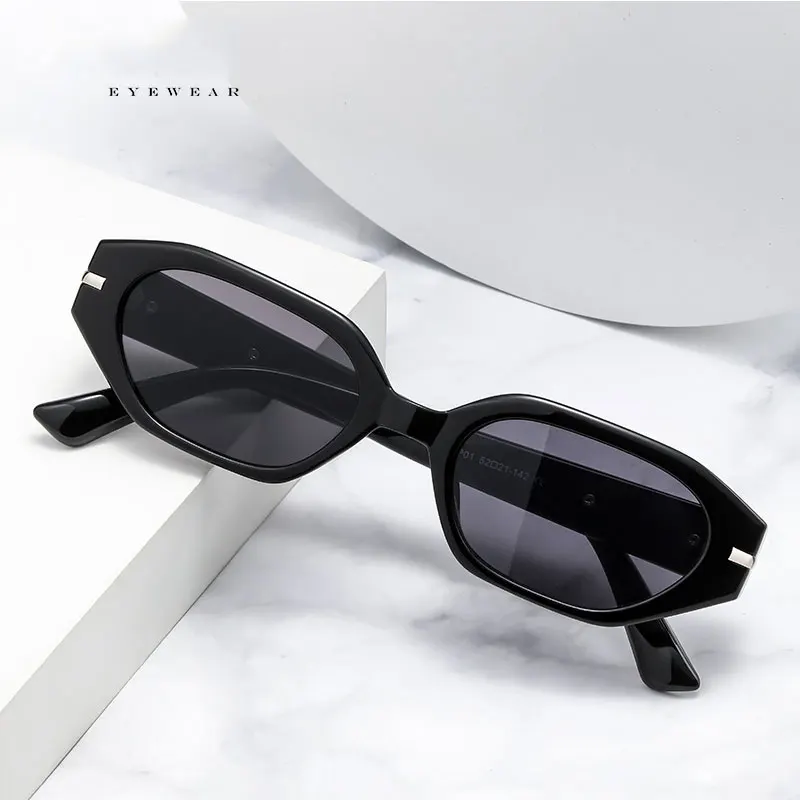 2024 new fashion classic PC frame eyewear cheap customized polarized sunglasses wholesale sunglasses women men.
