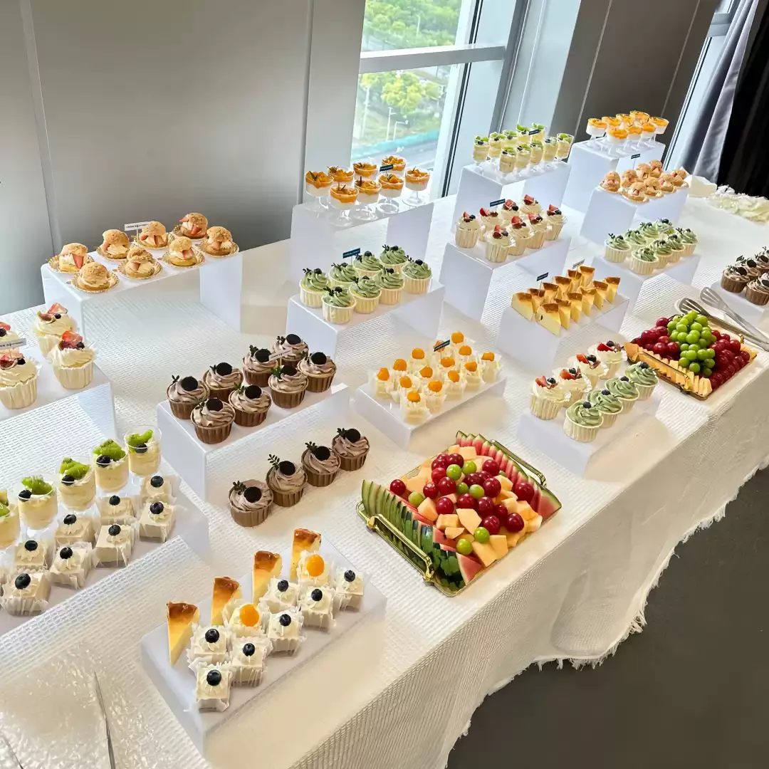 White Acrylic Nested Cube Buffet Stand Pmma Square Food Dessert Base Box Display for Wedding Cake Rack Display Stand