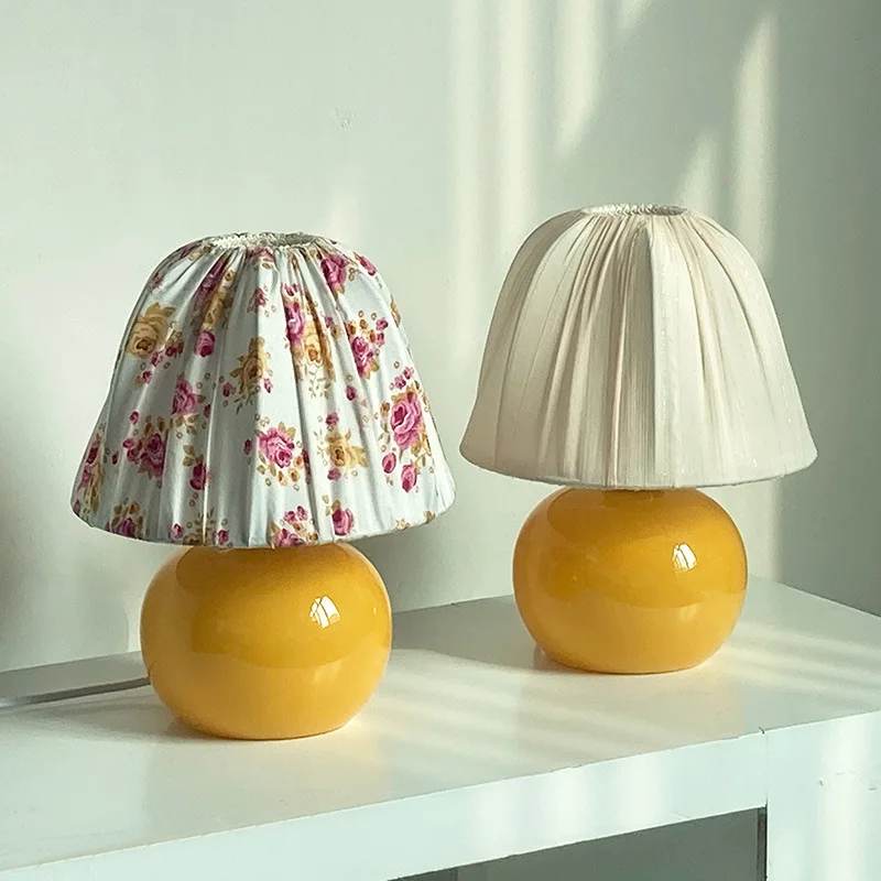 Korean Cream Style Table Lamp INS Middle Glass Bedroom Bedside Lamp Nordic Living Room Decoration Photo Atmosphere Mushroom Lamp