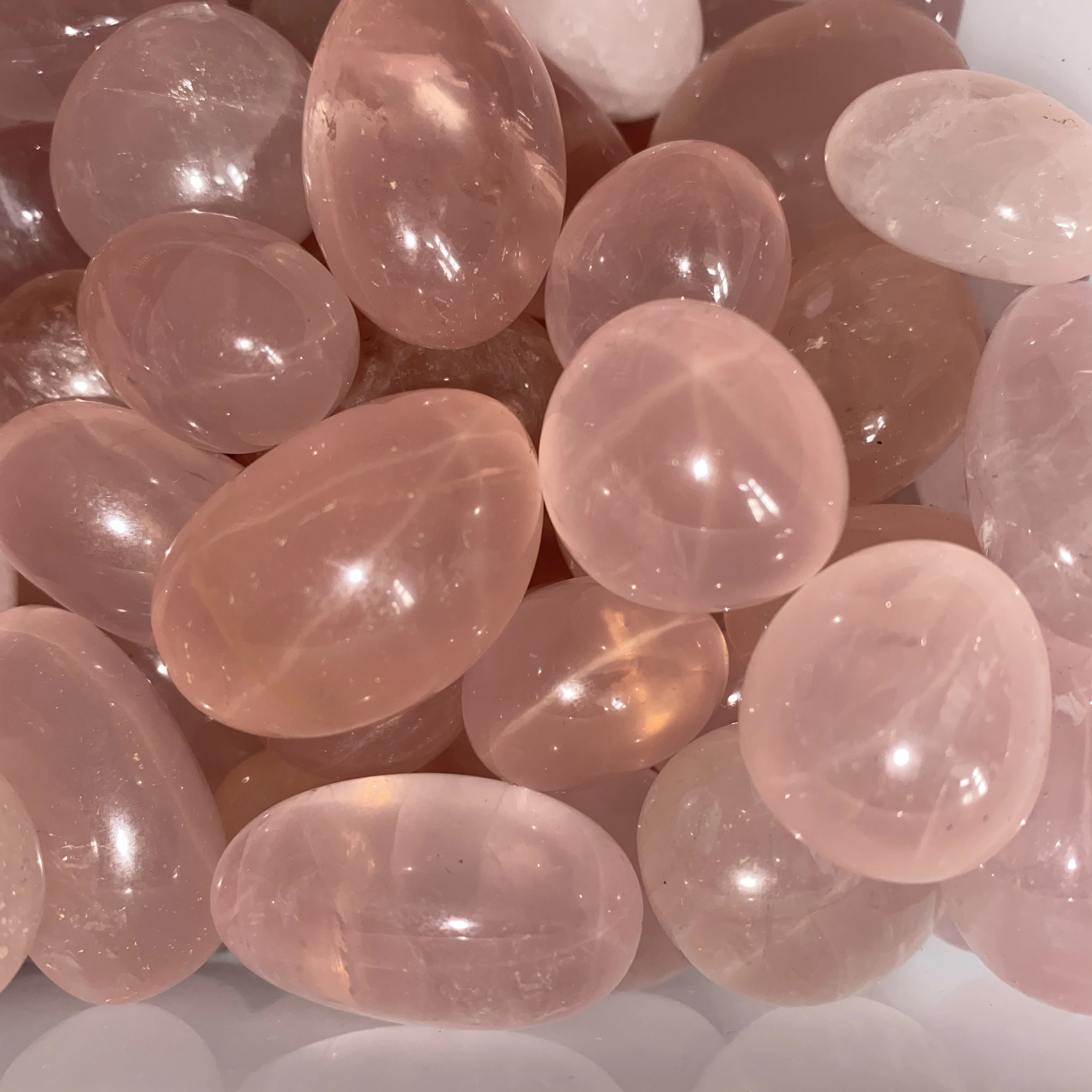 Natural Polished Gemstone Star Flash Rose Quartz Palm Tumbled Stone For Feng Shui And Meditation