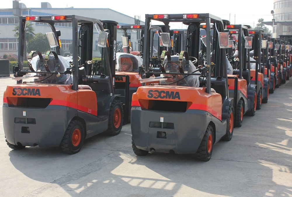 China Supplier Wholesale Counterweight SOCMA FD30T Japanese Diesel Engine Forklift