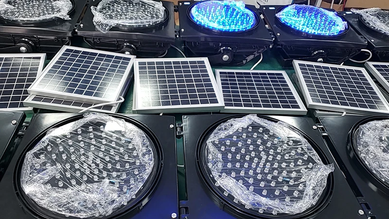 Solar Powered  Yellow LED Flashing Traffic Safety Warning light