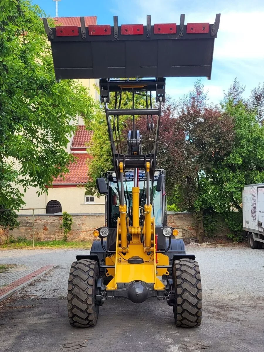 Agricultural Radlader farm machinery mini loader WL825 front end loader for sale