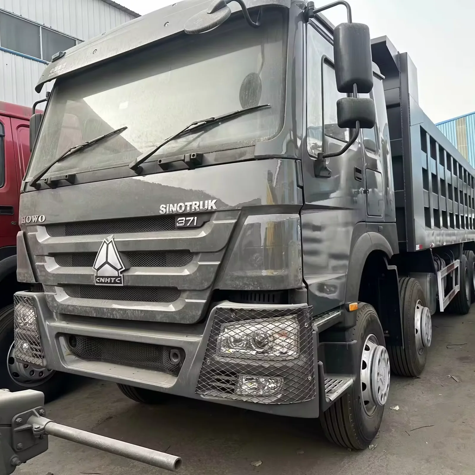 Б/у недорогой правый Привод HOWO 8*4 12 колеса 371 л.с. Подержанный самосвал в хорошем состоянии.