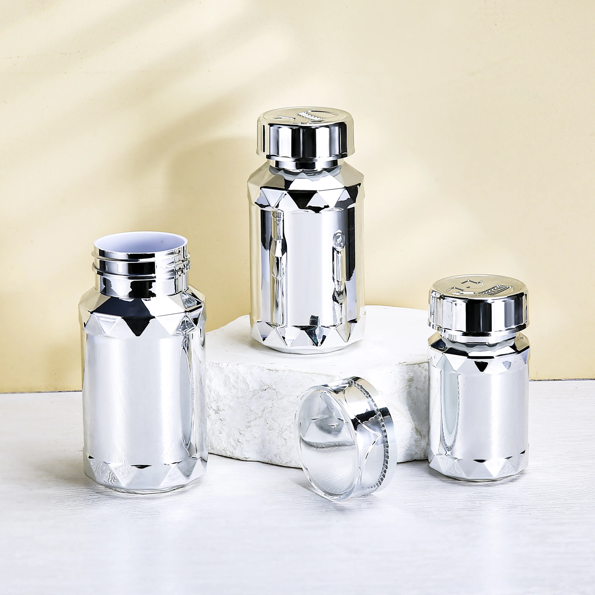 Electroplating process silver high-end plastic bottle for pills medicine vitamin packaging manufacturing empty with silver cap