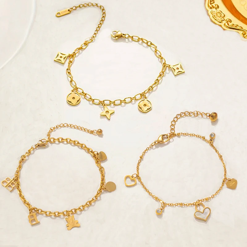 Stainless steel bracelet letter D diamond four-leaf clover heart bracelet fashion jewelry