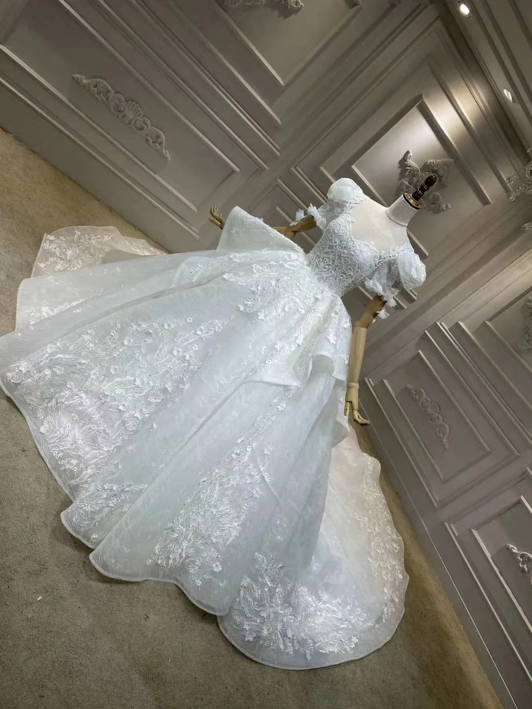 Half Sleeve Boat Neck Ball Gown Classic Lace Embroidery Fairy Mesh Embroidered Wedding Dress Wedding Princess Dress