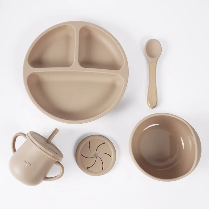 OEM/ODM Baby Feeding Set Cute LOVE pattern Children Suction Divided Plate Bowl Tableware Sets