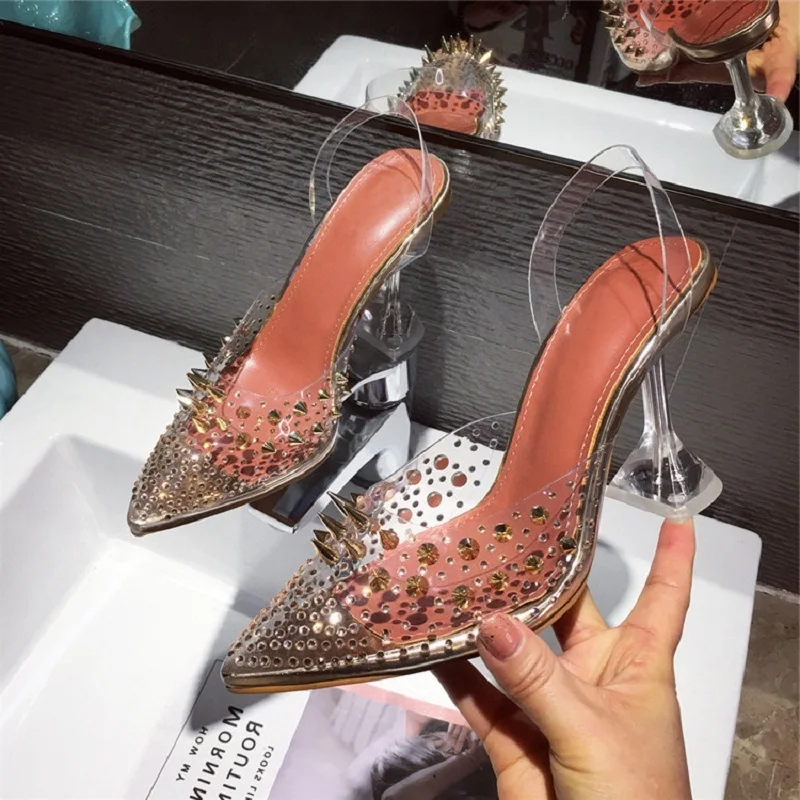 
Hot Sale New Gold Silver PVC Transparent Rivet Diamond Pumps Sandals Perspex Heel Pointed Toe Crystal Silver Wedding Pumps 