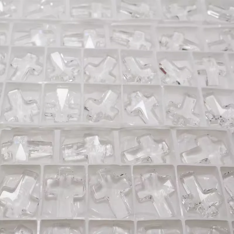 2024 wholesale Fashion Faceted hot Cross Crystal Beads glass beads crystal cross pendants necklace k9 crystal beads