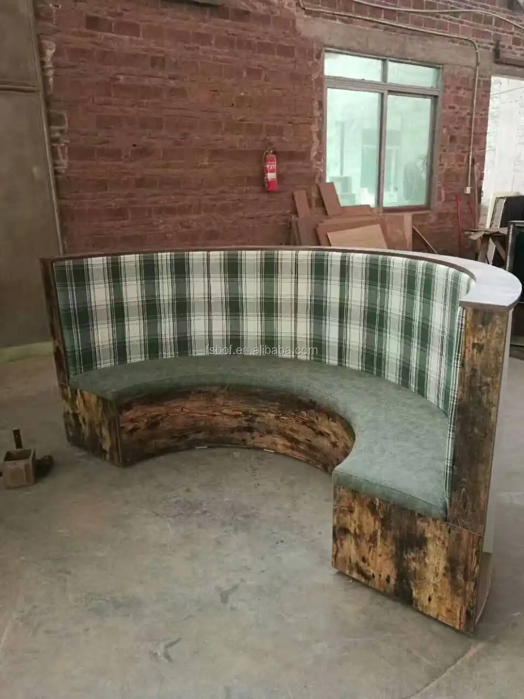 Customized restaurant sofa seating  U shape leather sofa half round booth seating design corner booths for sale