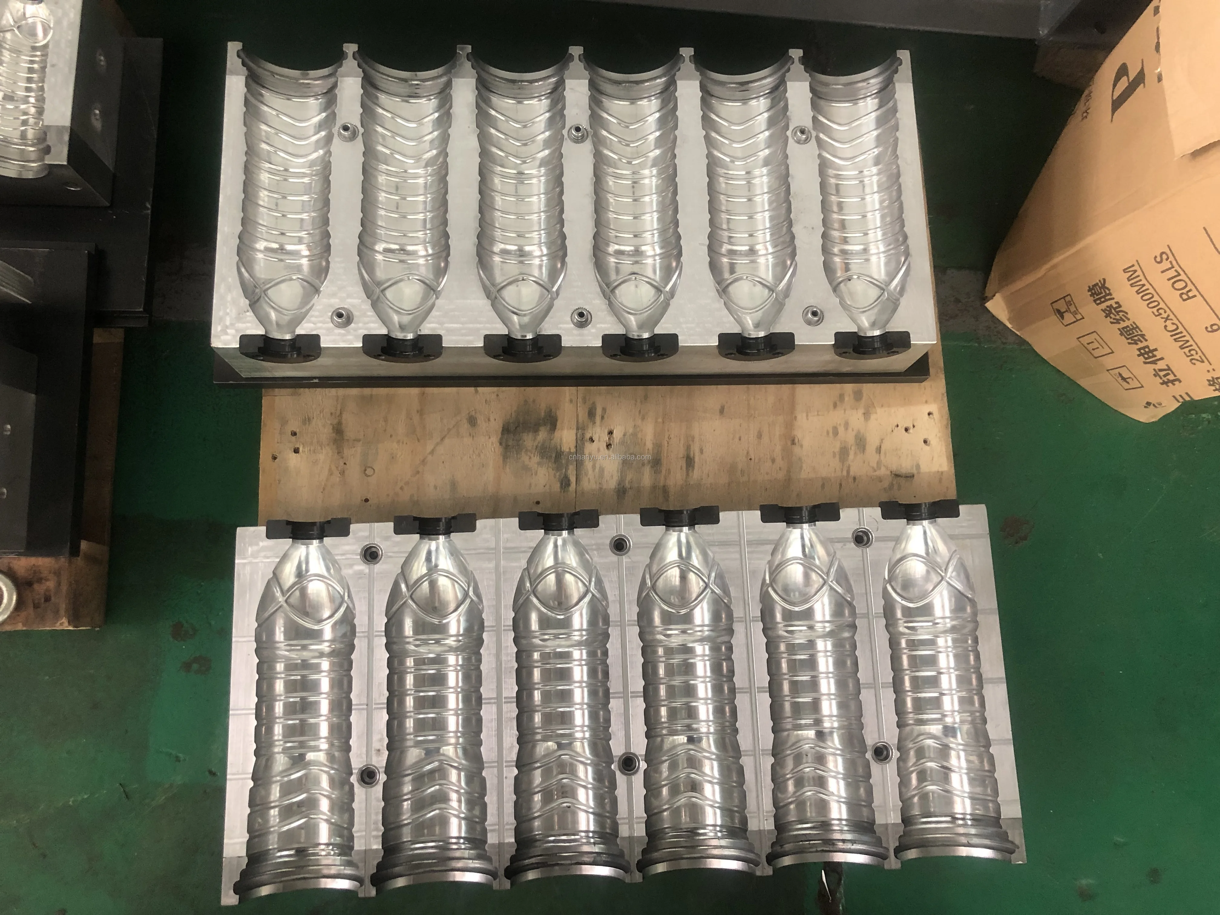 Professional Multi-cavity Plastic Blow Mould Customization Mineral Water Beverage Blowing Moulder Mold