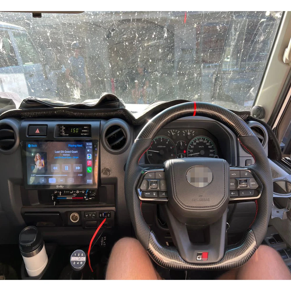 Рулевое колесо из углеродного волокна для Toyota LAND CRUISER LC300 FJ 300 С ЧЕРНОЙ КНОПКОЙ 2022 2023