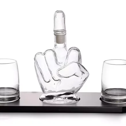 Thumb Shaped Borosilicate Glass Whiskey Bottle Pubg Wine Decanter for bar and party Creative High Borosilicate Glass Wine Bottle