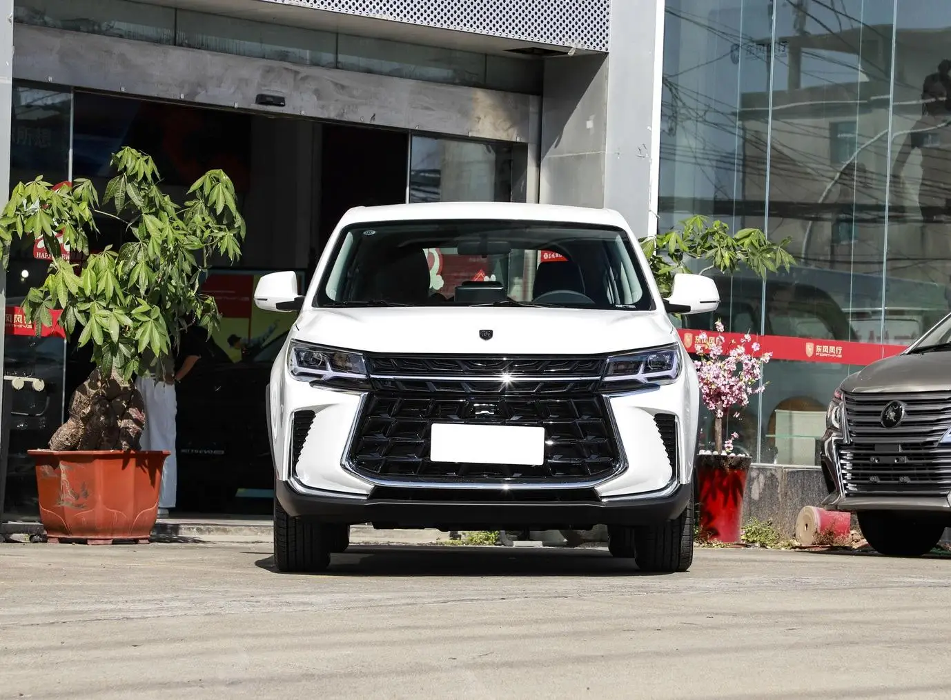 Лидер продаж Dongfeng Fengxing T5 2024 Shengshi Edition 1 6 л ручная версия поиск мечты 5 двери дюймов подруливающий автомобиль с левым рулевым управлением