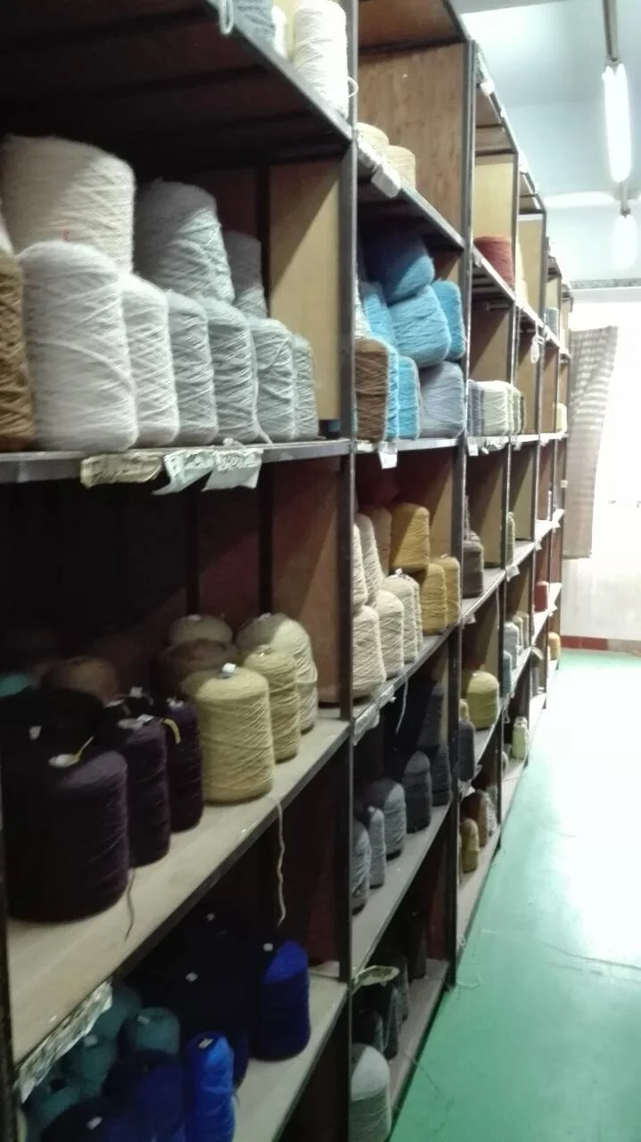 Хлопчатобумажная гребенная пряжа Прошивная шерстяной пряжи 380/1 Tex 2 6 нм