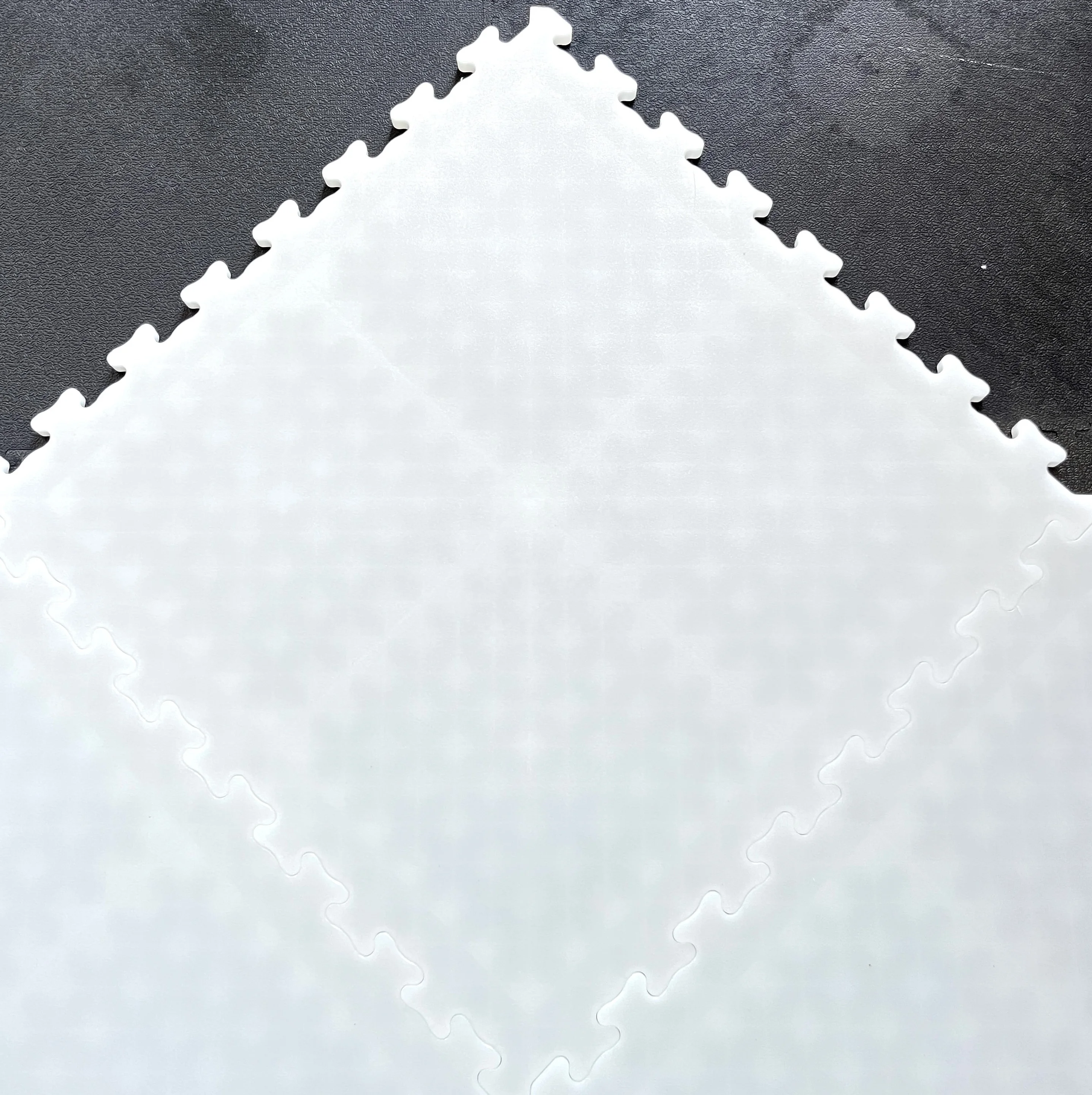 2024 Легкая установка Uhmwpe синтетическая панель для катка хоккейный каток Катание на роликах пластиковая напольная плитка
