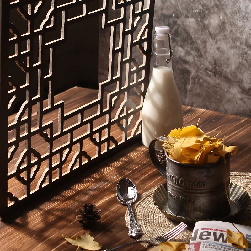 Yiscaxia Light and shadow artifact solid wood retro windows Chinese antique grid reflector lighting photo props