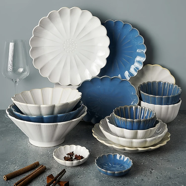 Japanese vintage style flower shape blue glazed porcelain dinnerware ceramic plate set luxury dinner set