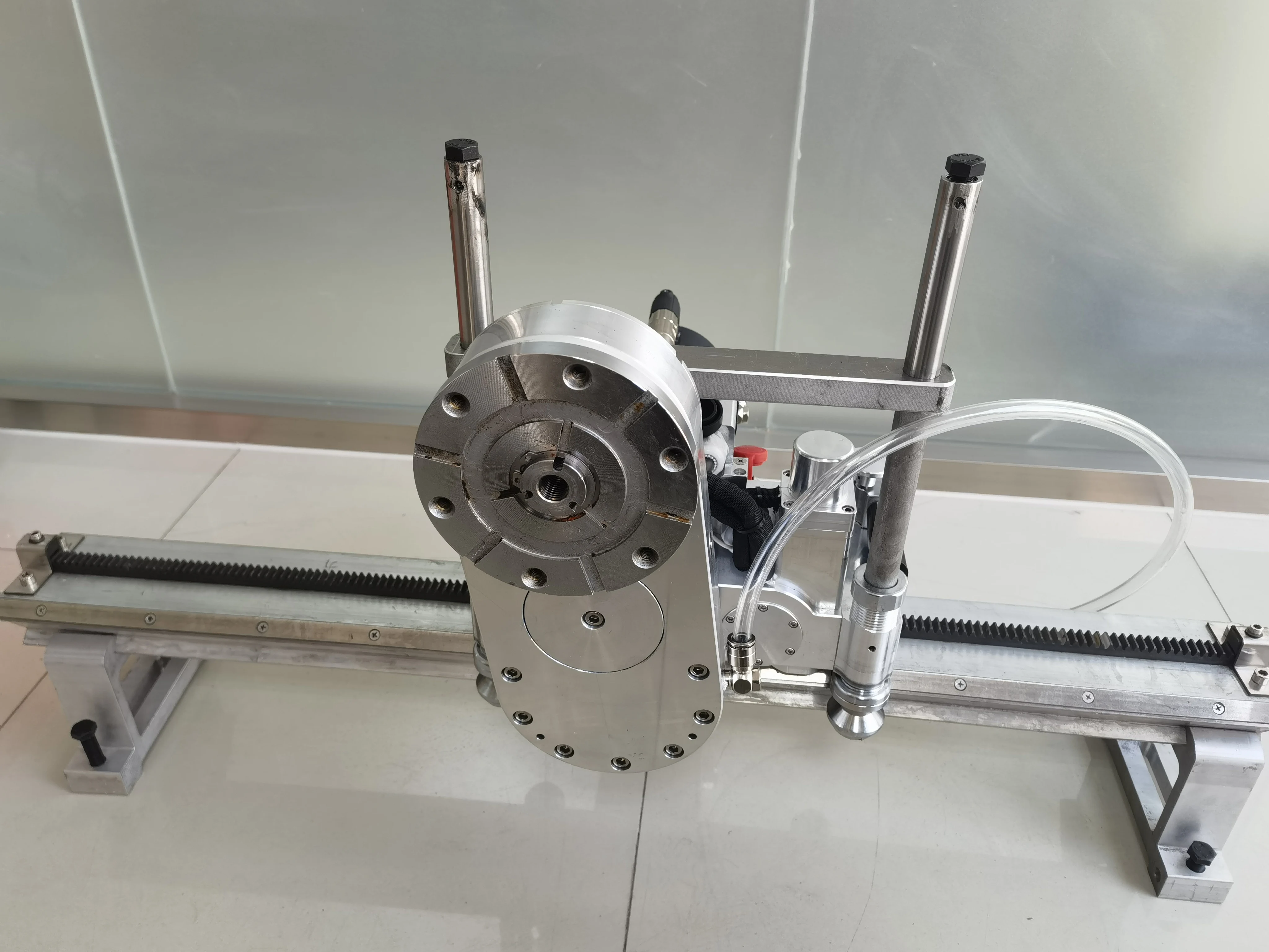 Electric high-frequency wall saw cutting machine