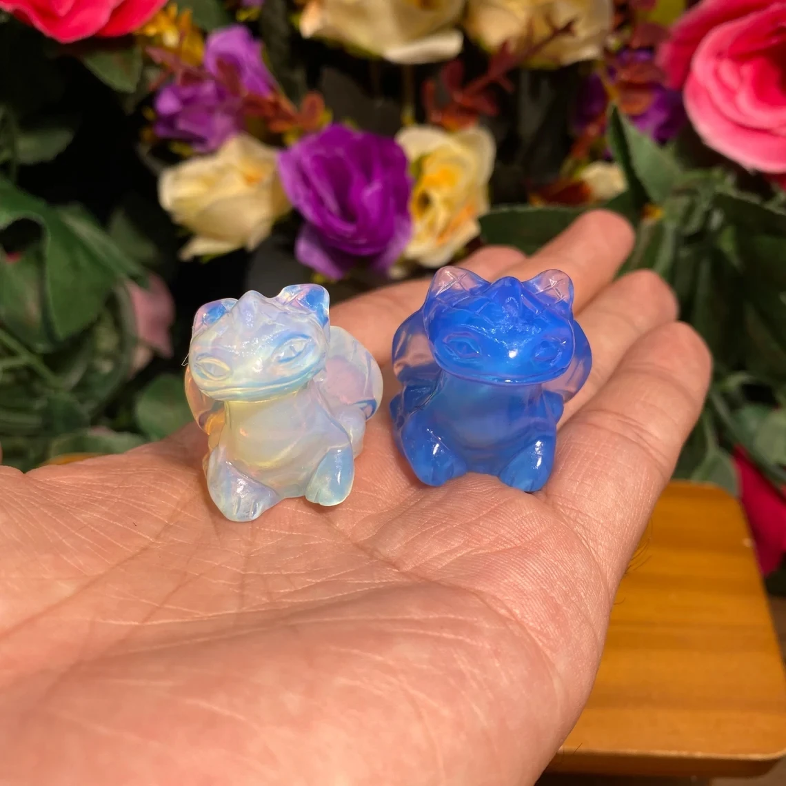 Natural Healing Crystal Engraving Dragon Hand Carved Gemstone Toothless Cartoon Animal Figure Home Decor Halloween Gift