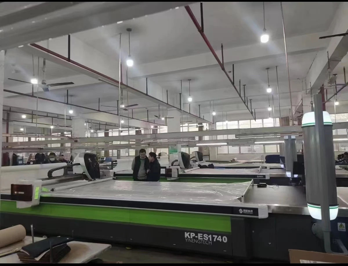 Профессиональный одобренный CE автоматический станок для резки ткани