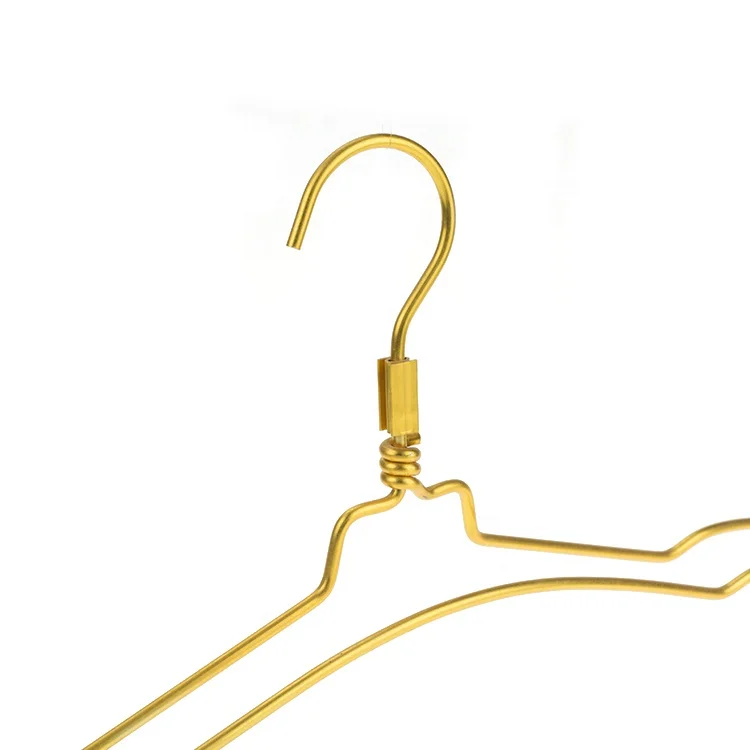 Hot sale shop wholesale non slip wire metal aluminium black gold iron custom laundry clothes dress shirt hangers manufacturer