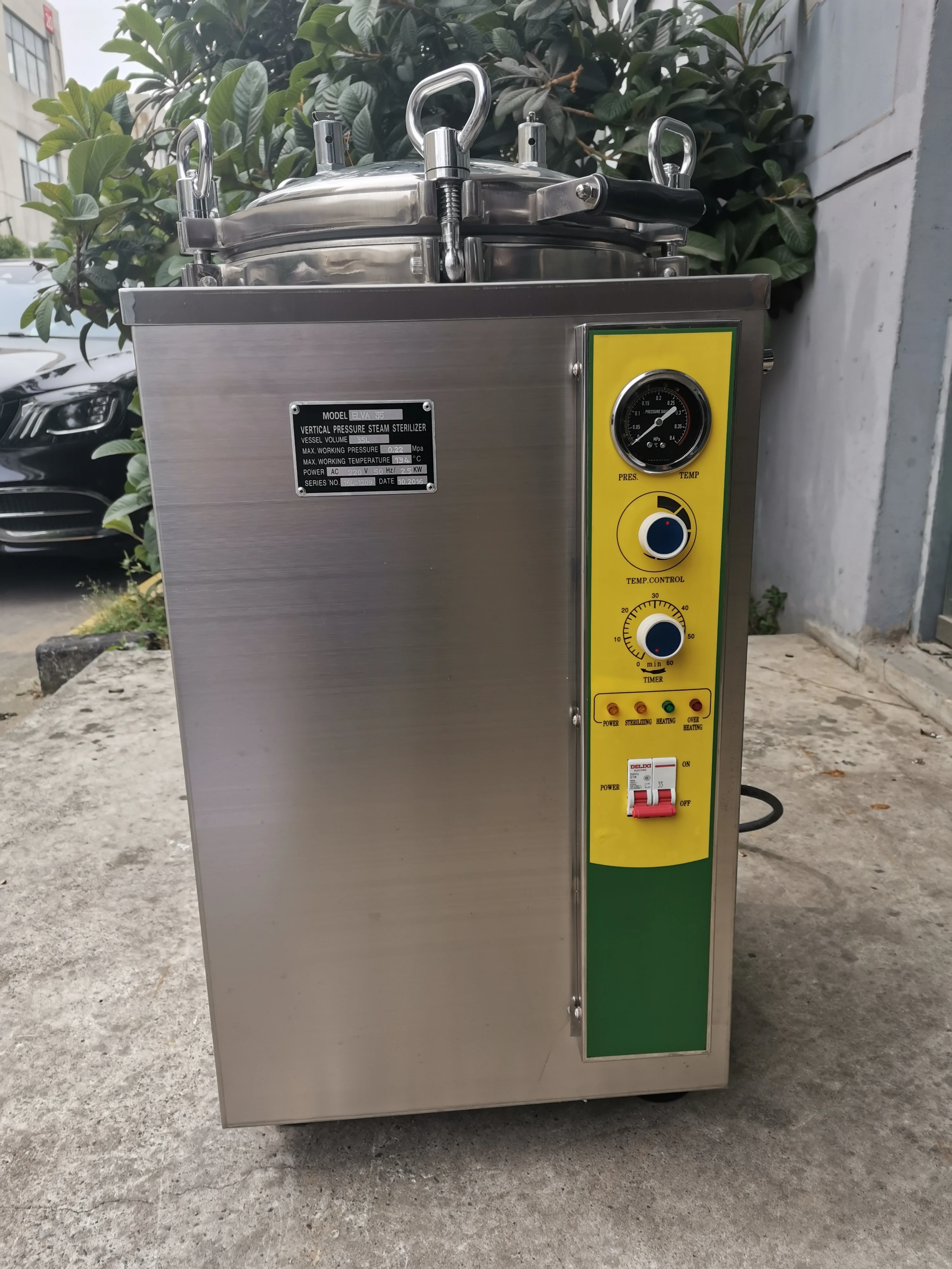 VERTICAL STEAM STERILIZER Autoclave for laboratory