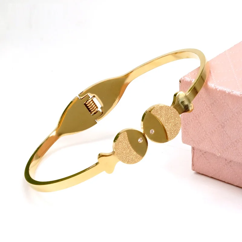 Couples Fish Charm Fashion jewelry Wholesale Unique 18k Gold Plated 316L Stainless Steel Bracelets Bangles For Women