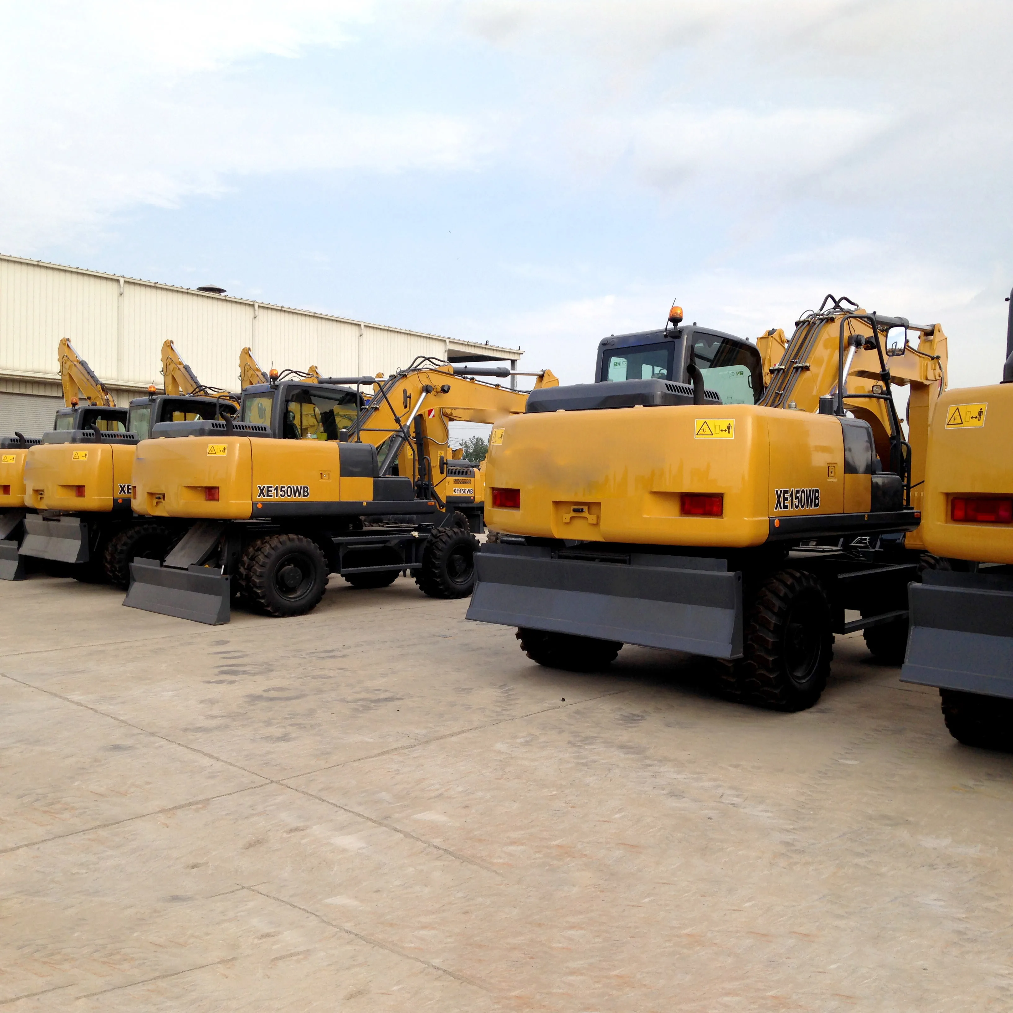 104kW Excavating Machinery 15 Ton Mining Wheel Excavator XE150WB