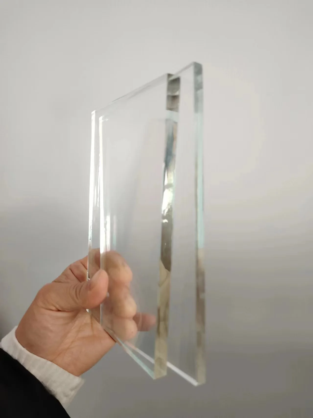 China  Manufacture clear  float   glass   and  low  iron  glass   for  commercial  buildings