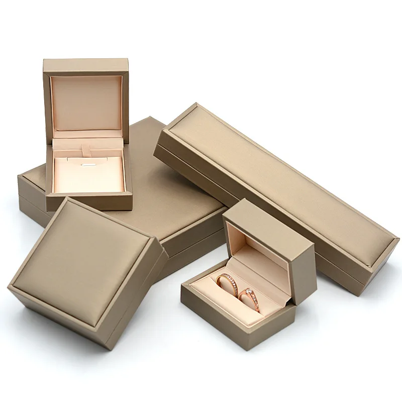 Customized logo luxury jewelry brushed packaging box, gold leather bracelet necklace box, customized storage gift box
