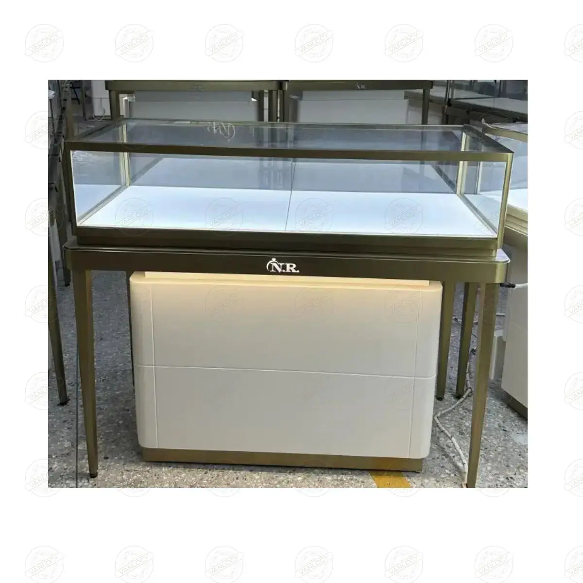 VANLOCY Factory Customized Luxury Style Jewelry Shop Metal Stainless Steel Display Showcase Jewellery Showcase Cabinet