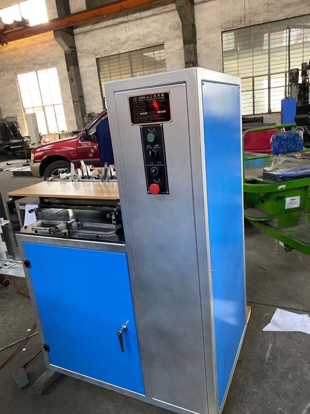 Semi automatic book cover in case machine/hard case in book machine/case hardcover binding machine