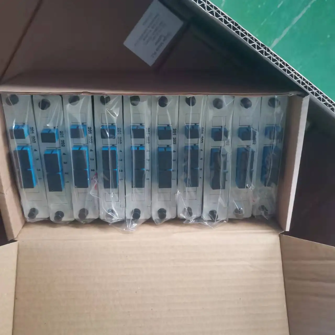 1x4 1x8 1x16 1x32 1x64  cassette plc splitter SC/UPC APC Fiber PLC Splitter Box With Insert Type