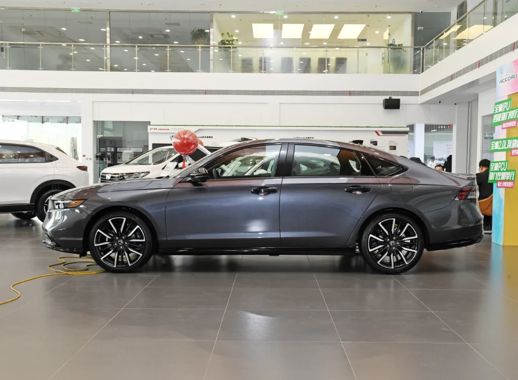 Лидер продаж подержанные и дешевые автомобили 2022 бензиновый автомобиль Honda Accord 2018 10-го поколения автомобильные запчасти