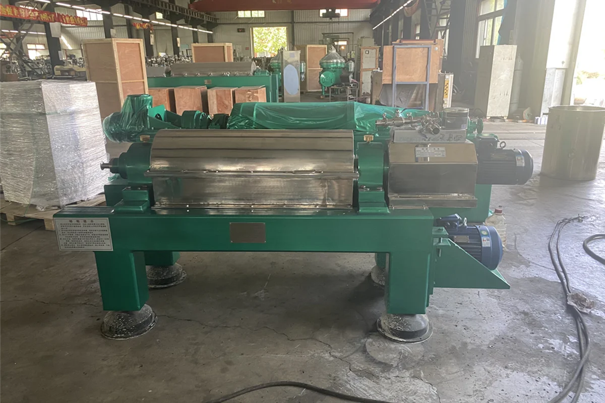 Continuous Decanter Centrifuge for Water and Calcium Separation