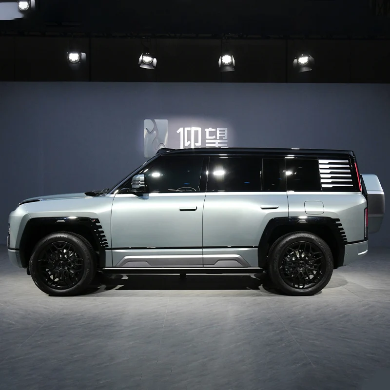 2024 China Luxury BYD Yangwang U8 Large Suv 4WD SUV High Performance Hybrid Suv Pure Energy Vehicle