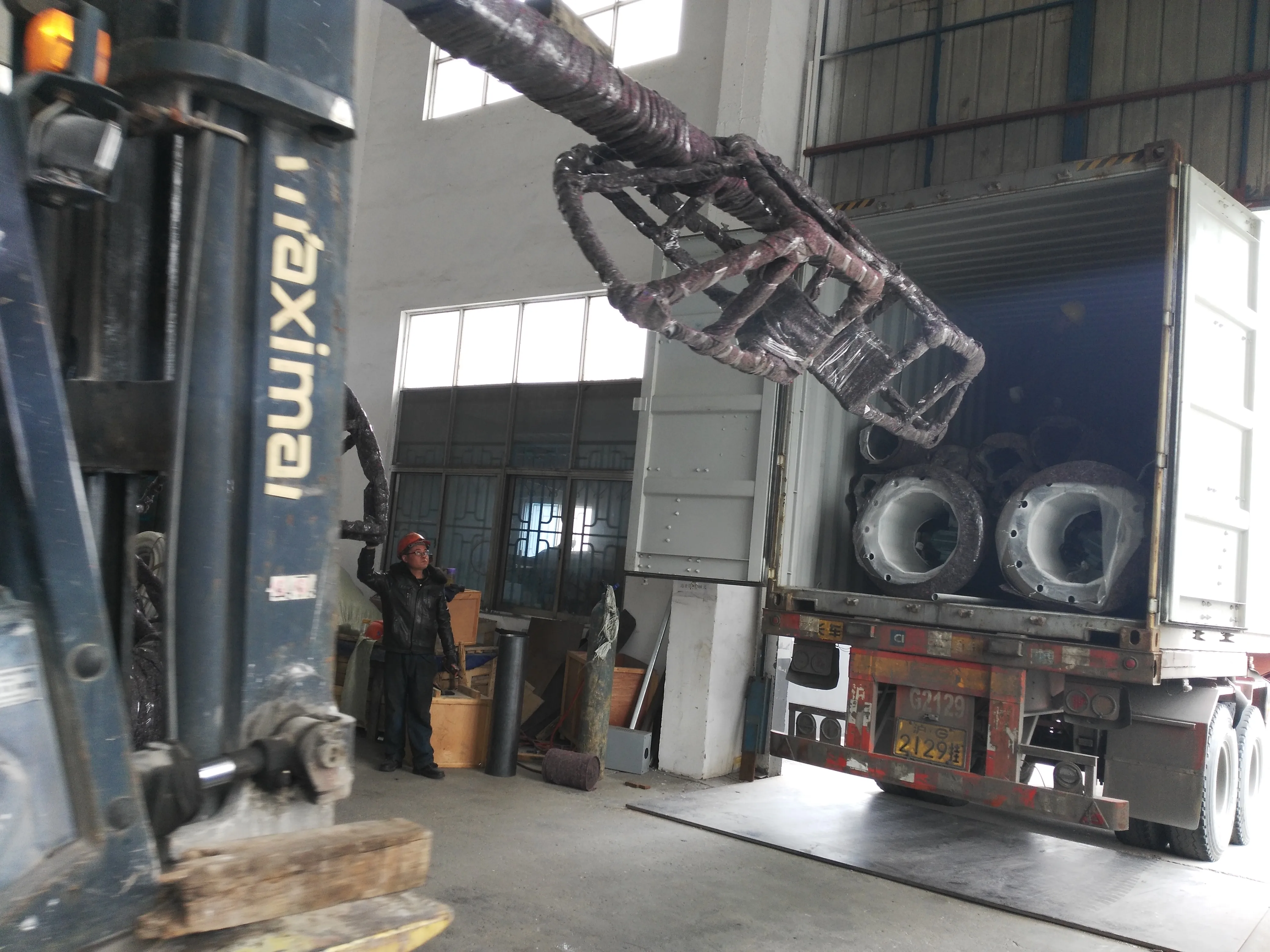  Hot sale factory price road monitoring CCTV steel pole from professional