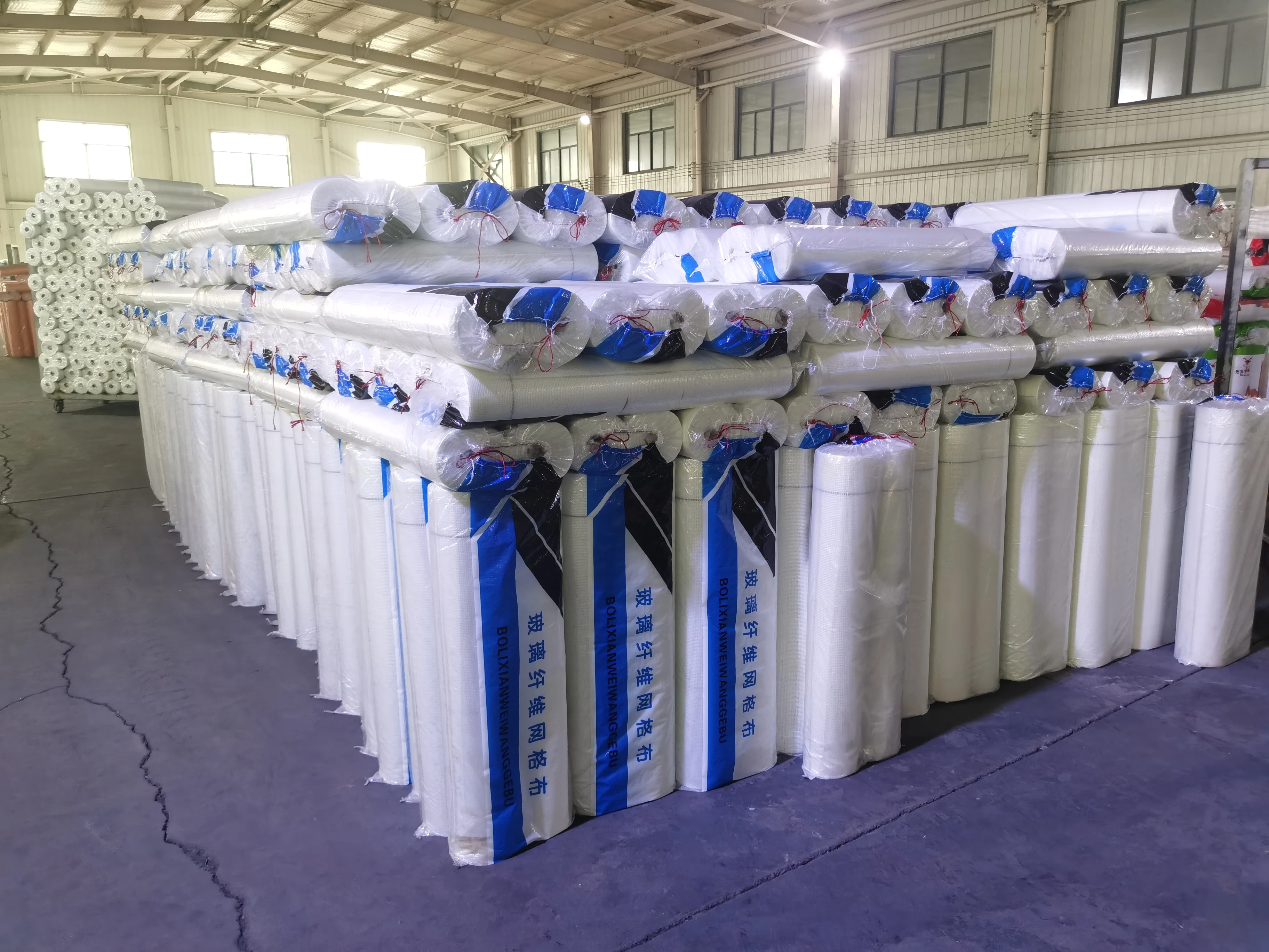 Manufacturers Make High-Quality Fiberglass Mesh Alkali Resistant Fiberglass Mesh Net