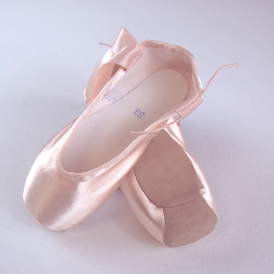 2021 Fashion  Factory Outlet High Quality Ballet Shoes  Satin Dance Shoes Custom LOGO 2021
