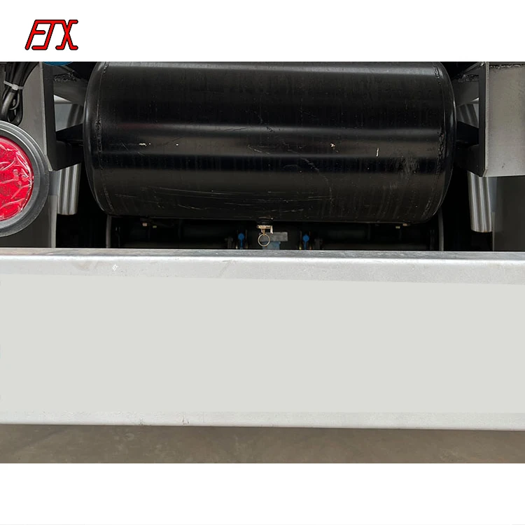 3-axle large-capacity three-axle fuel tank trailer 45m3 stainless steel tank car