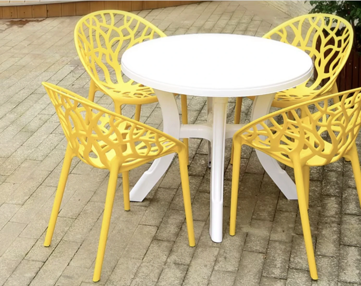Modern Durable Colored Plastic Table and Chair Set for Bedroom Home Gym for Outdoor Hotel Entry Warehouse Laundry Use