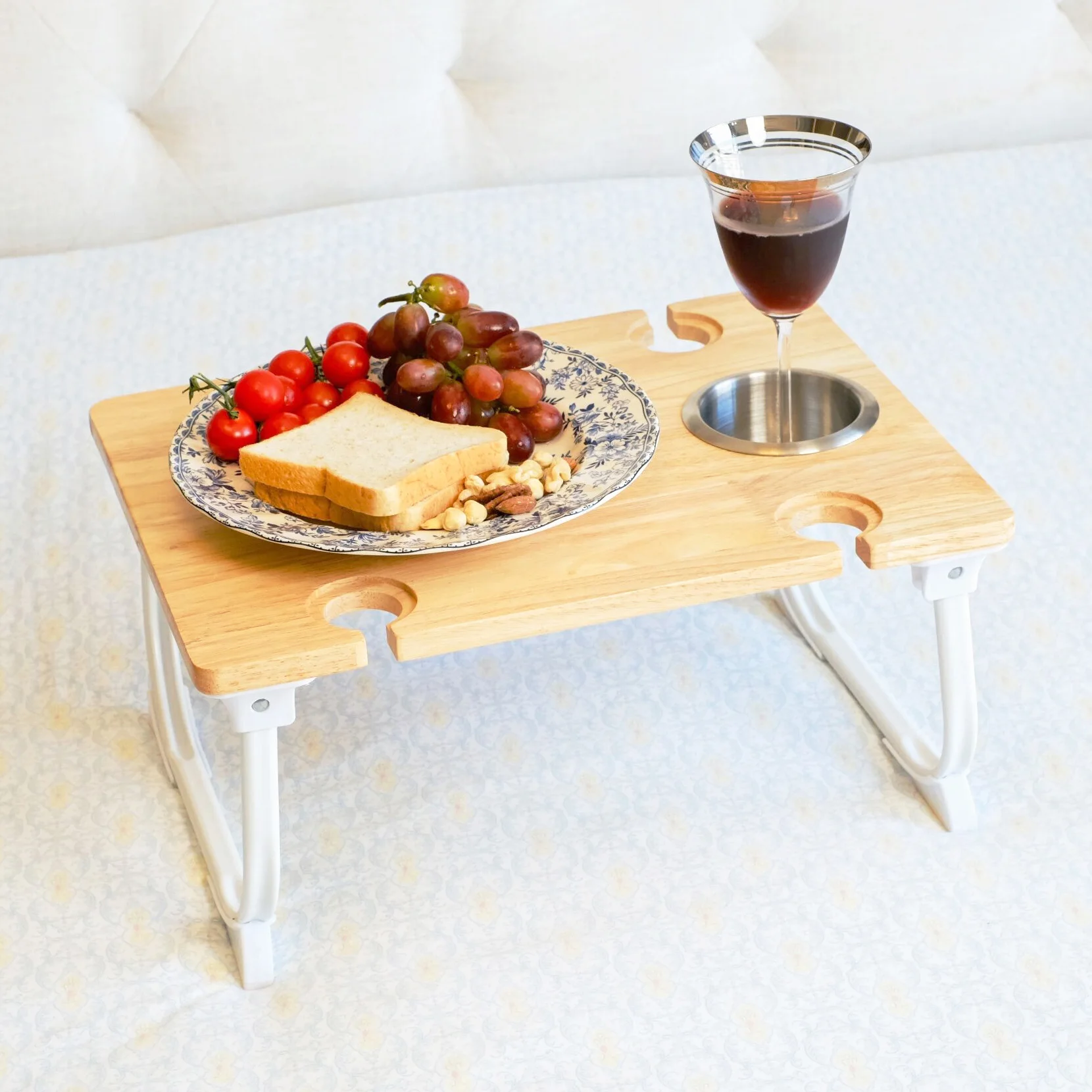 XH Foldable Picnic wine table with bottle holder, Portable beech table for outdoor camping, Wood bed tray with cup holder